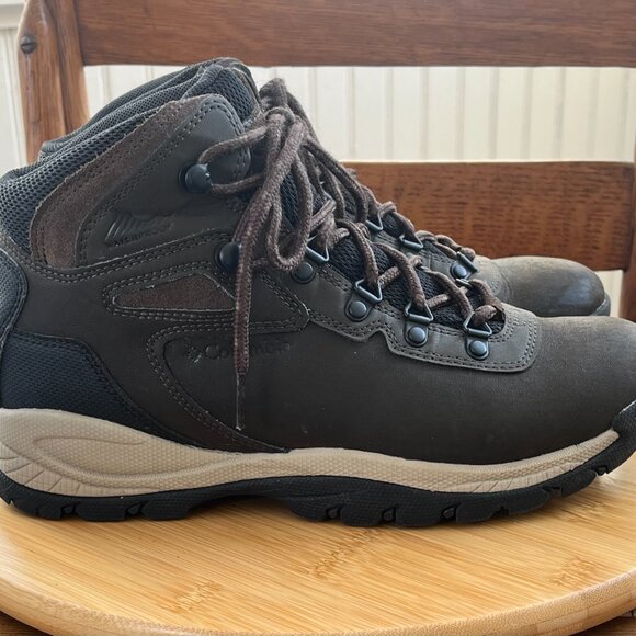 Columbia Waterproof Hiking Boot Women's Size EU 39 Wide, US 8 Wide, EUC - Picture 3 of 10